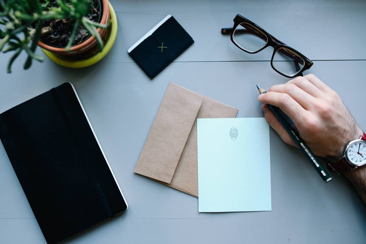 Resume Formats: Pick the Best One in 3 Steps (Examples & Templates)