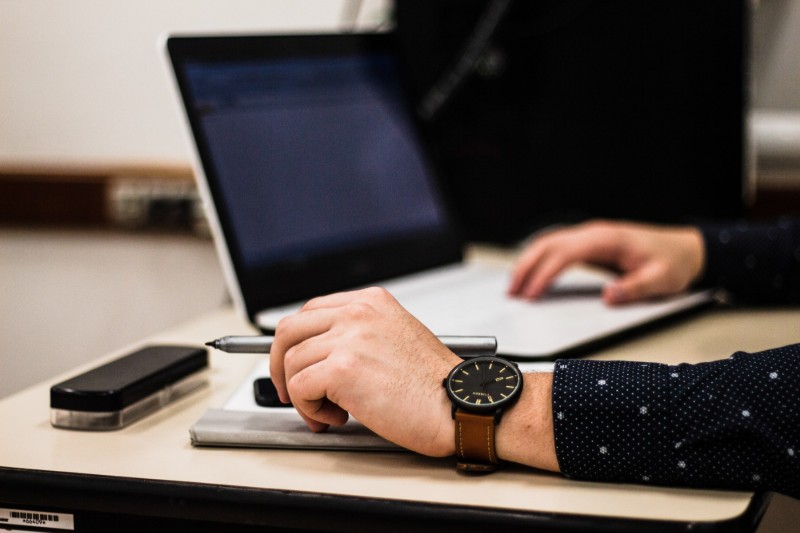 Adjetivos para currículo: 60 opções para se descrever