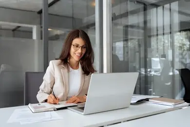 How Does an ATS CV Checker Work? (+ CV Templates)