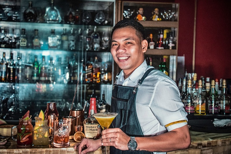 Bartender CV Example & Writing Guide for 2025