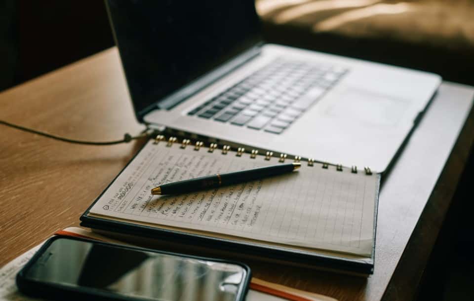 Modelo de carta de recomendação em inglês e intercâmbio