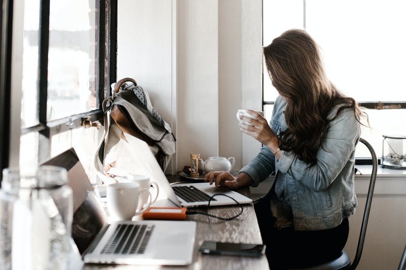 Onde e como colocar CNH no currículo com exemplos