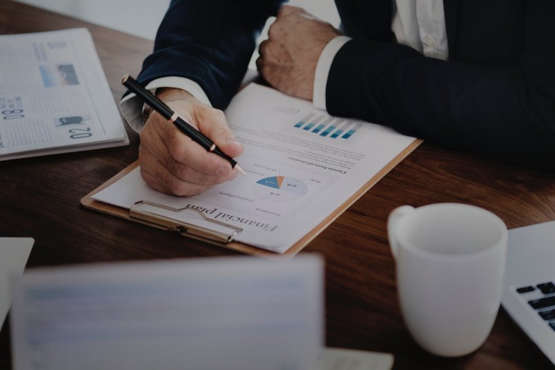 Controller Resume Sample (Financial & Assistant Positions)