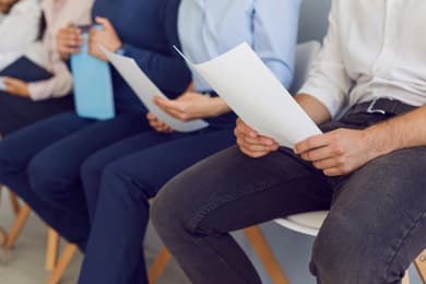 Cover Letter for Fresher Job Applications: Example & Tips