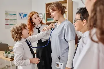 Currículo de enfermeira escolar: modelo pronto com dicas