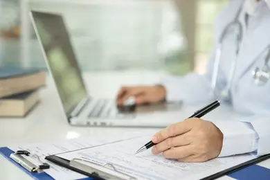 Guia para currículo de redator técnico com exemplos