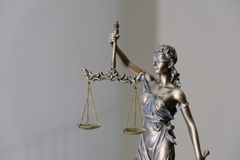 Currículo de advogado recém-formado/júnior: modelo e guia