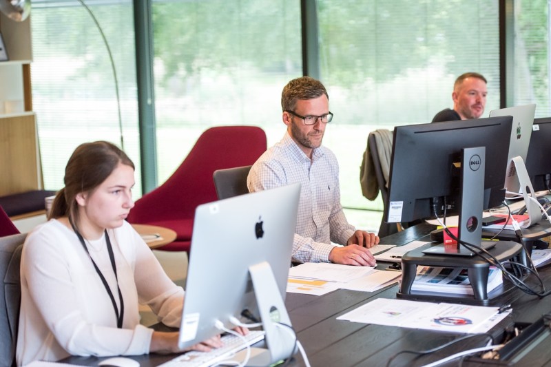Customer Service Job Description for a Resume: Examples