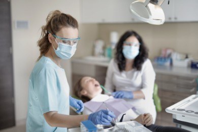 Best Dentist CV Examples & Guide for 2025