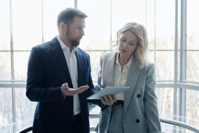 O que é elevator pitch? Exemplos e modelo de elevator pitch