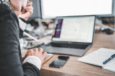 Email Cover Letter: Sample + Format That Works in 2025