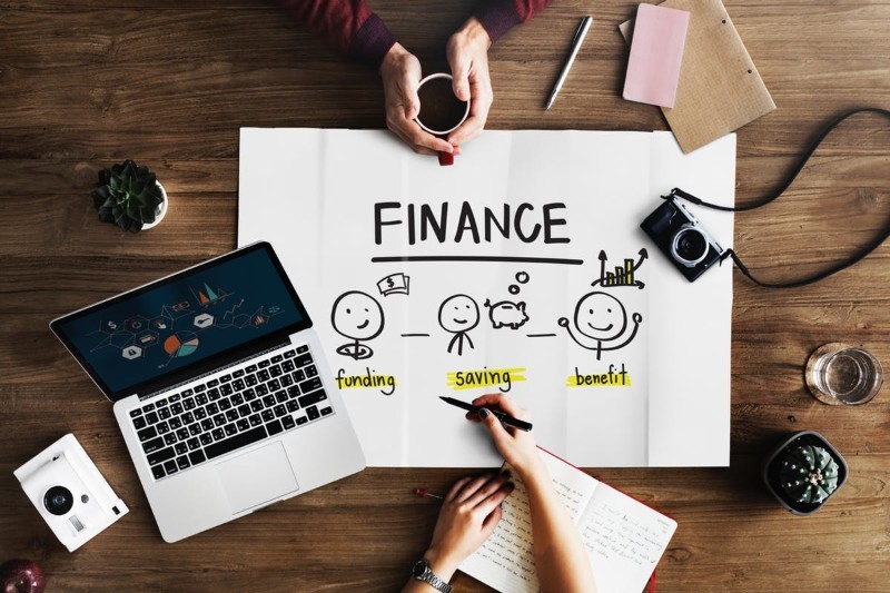 Financial Advisor Resume Sample & Guide (20+ Examples)