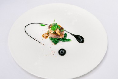 Fine Dining Resume: Samples for a Server, Hostess, Bartender