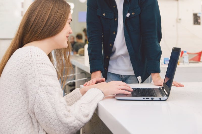 45 Frases para colocar no currículo de primeiro emprego