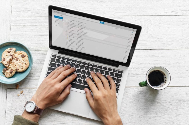 Freelance Writer Resume Sample (Template & Guide)
