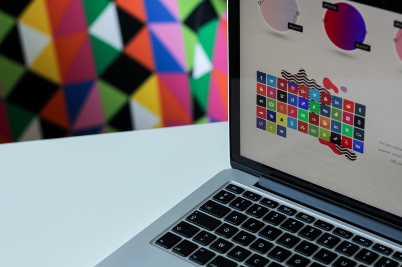 How to Write a Graphic Design CV: Examples & Tips