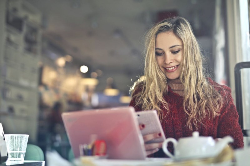 Listing Hobbies and Interests on a CV + Examples [2025]