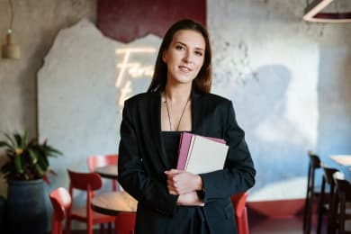 Hostess Job Description for a Resume: Templates 2025