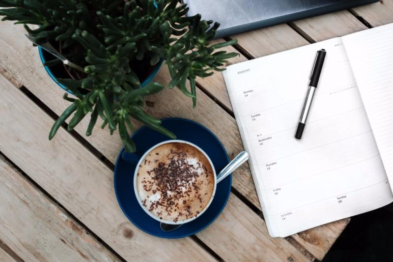 How to Close a Cover Letter in 2025? Examples & Tips