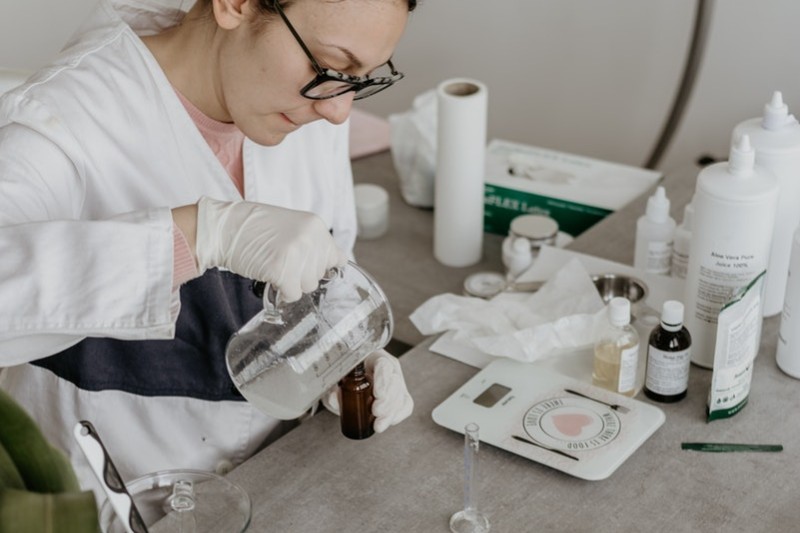 Lab Technician Cover Letter examples (Entry-Level and More)