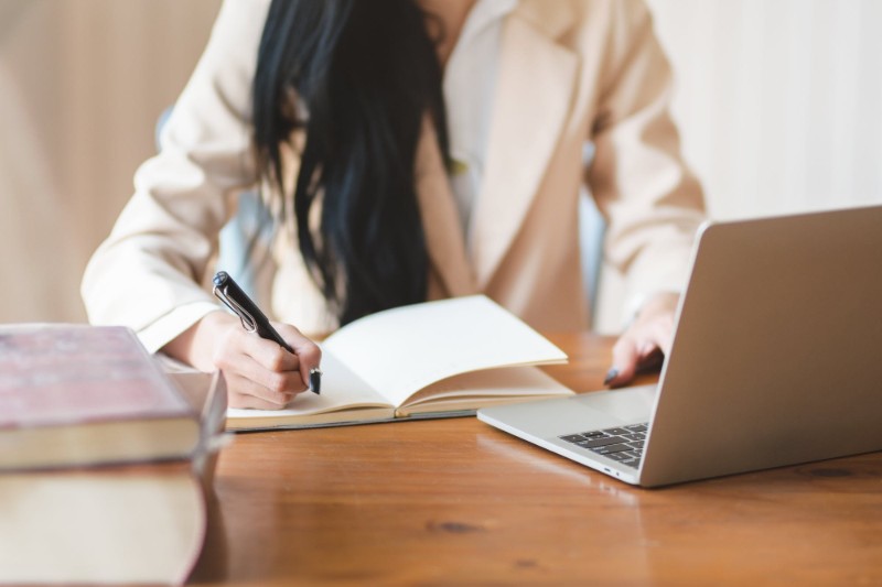 Letter of Intent vs Cover Letter: What’s the Difference?