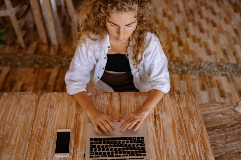 Como colocar endereço do LinkedIn no currículo profissional