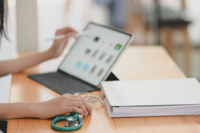 Medical Administrative Assistant Resume: Sample and Guide