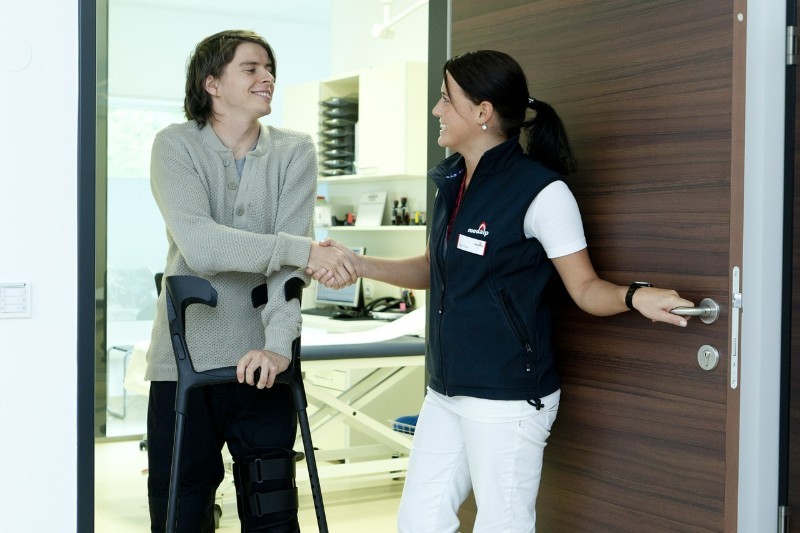 Nurse Practitioner Resume Examples & Templates for 2025