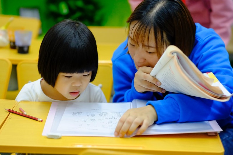 Paraprofessional Cover Letter: Sample & Writing Guide