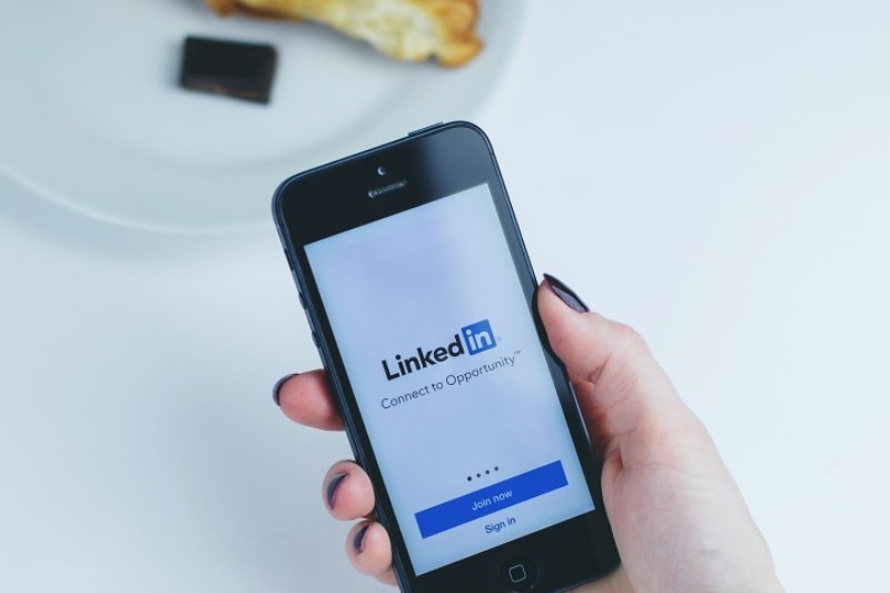 Personal Branding on LinkedIn and Beyond: *Pro* Tips from Kate Paine