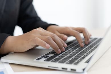 3 Best Resume Formats for a Job in 2025 (With Examples)