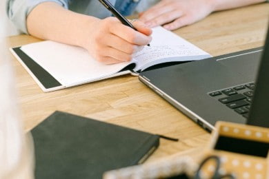 How to Write an Effective Resume Job Description + Examples