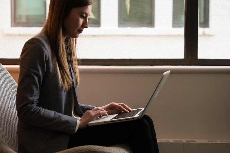 How to Write a Cover Letter for Scholarship + Examples