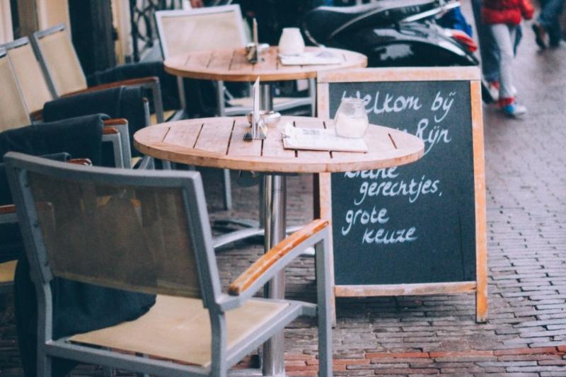 Server Resume Examples & Templates for 2025