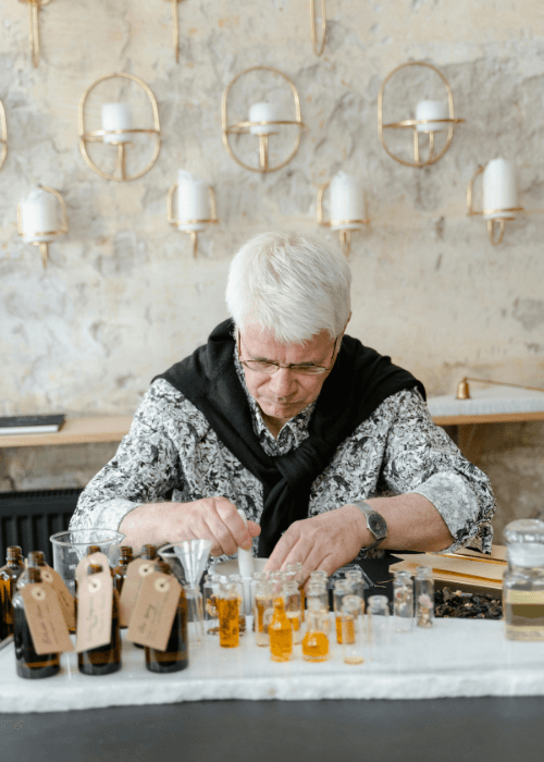 20 Unusual Jobs & How Well They Pay [2025 Summary]