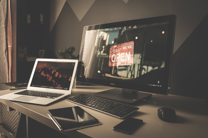 User Experience (UX) Designer Resume Sample 2021