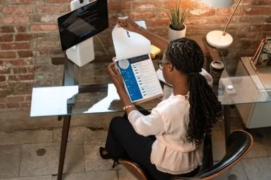 What is a CV? The Difference Between CV and Resume Meaning
