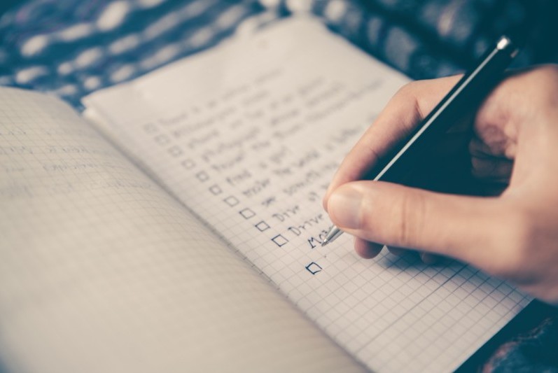 What to Bring to an Interview & Printable Checklist with 12 Crucial Items