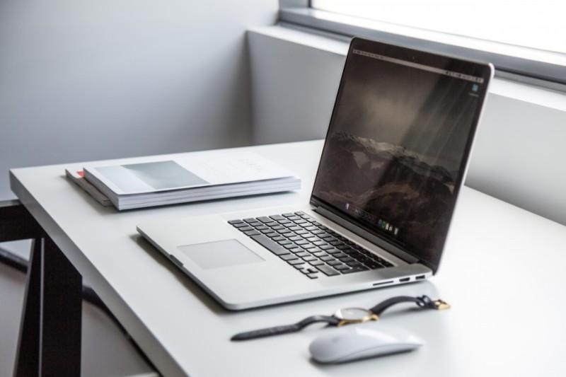 What to Include in a Cover Letter for a Job + Examples