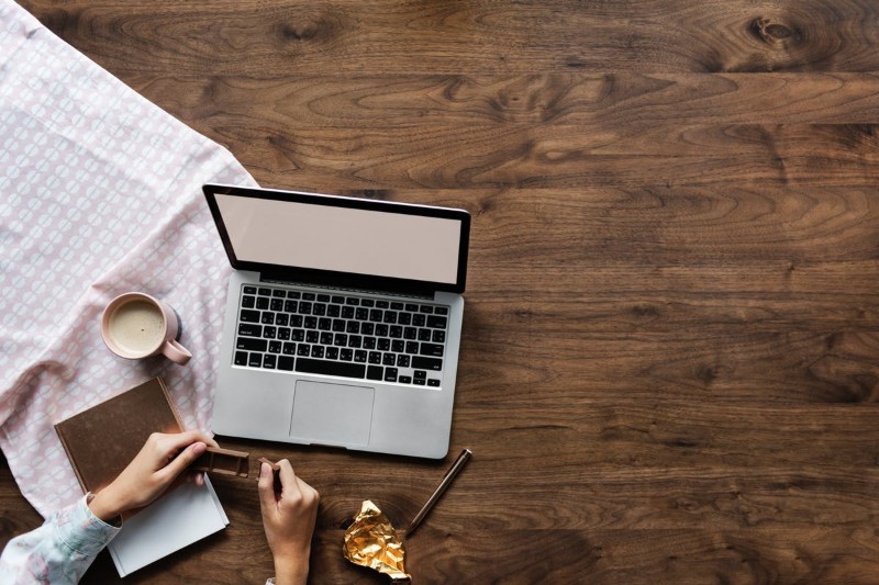 Writer Resume Sample, Objective, & Full Guide for 2025